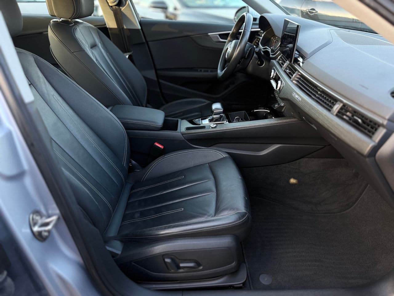 Audi A4 2020 — Миниатюра 17