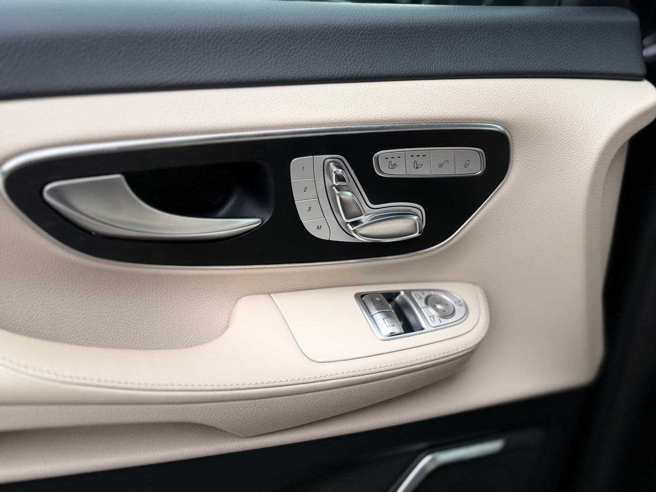 Mercedes V 300 2019 — Миниатюра 6