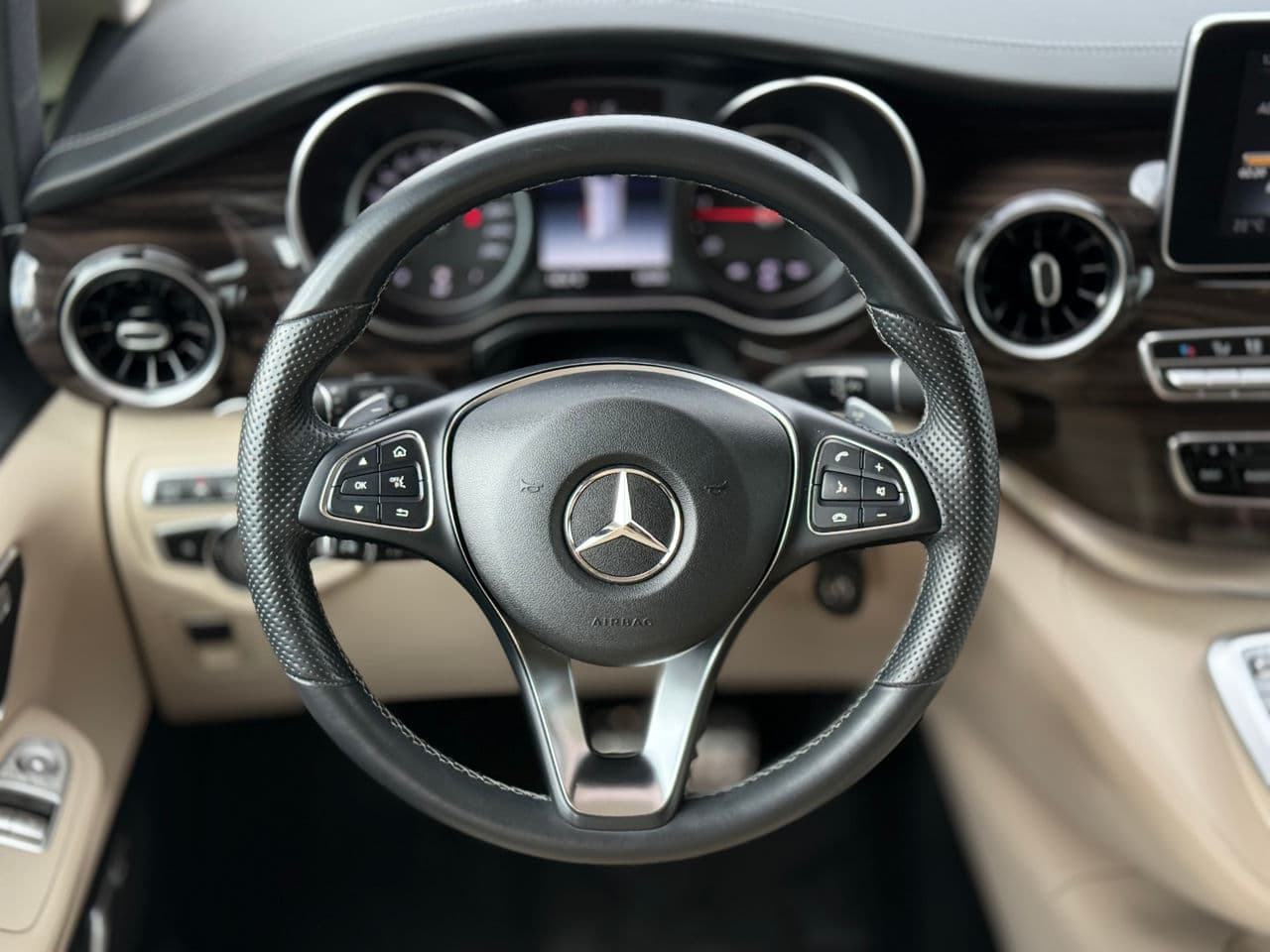 Mercedes V 300 2019 — Миниатюра 9