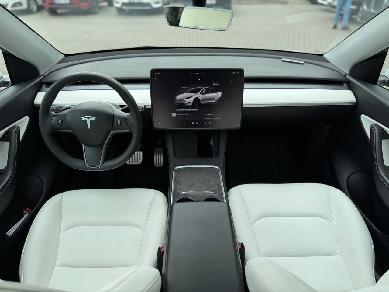 Tesla Model Y 2022 — Миниатюра 8