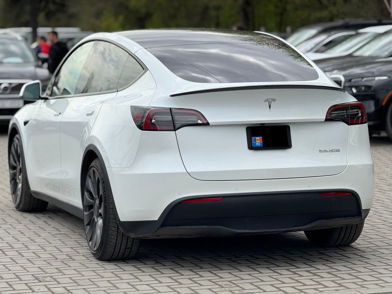 Tesla Model Y 2022 — Миниатюра 4