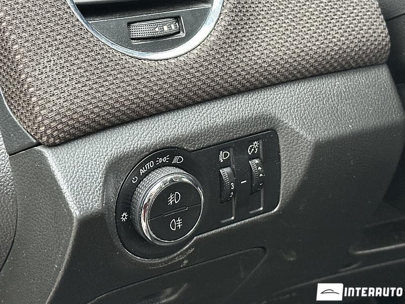 2015 Chevrolet Cruze — Miniatură 18