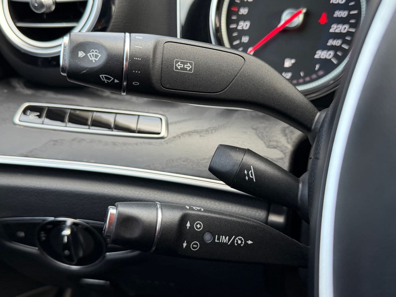 Mercedes E 220 2016 — Миниатюра 13