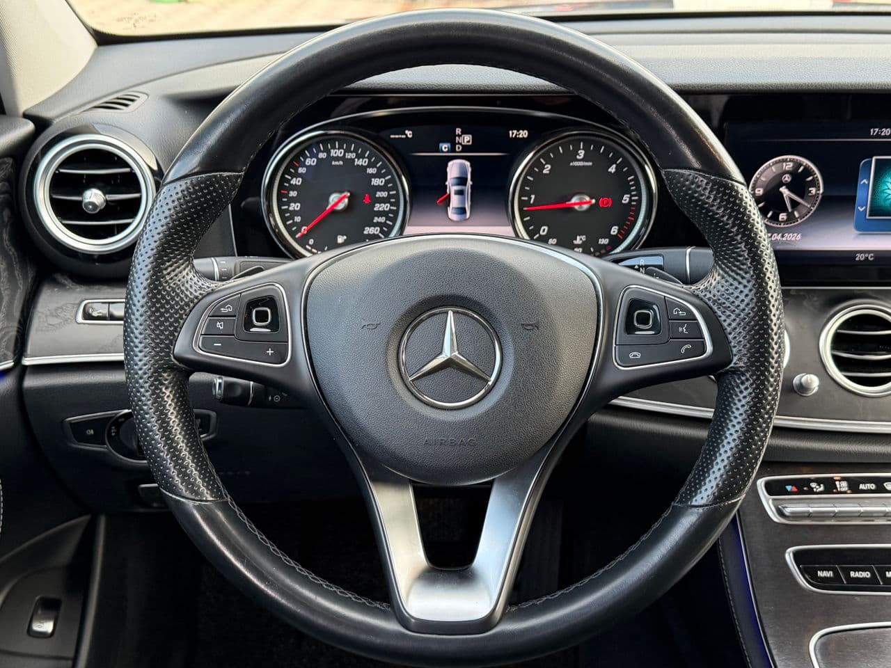 Mercedes E 220 2016 — Миниатюра 12
