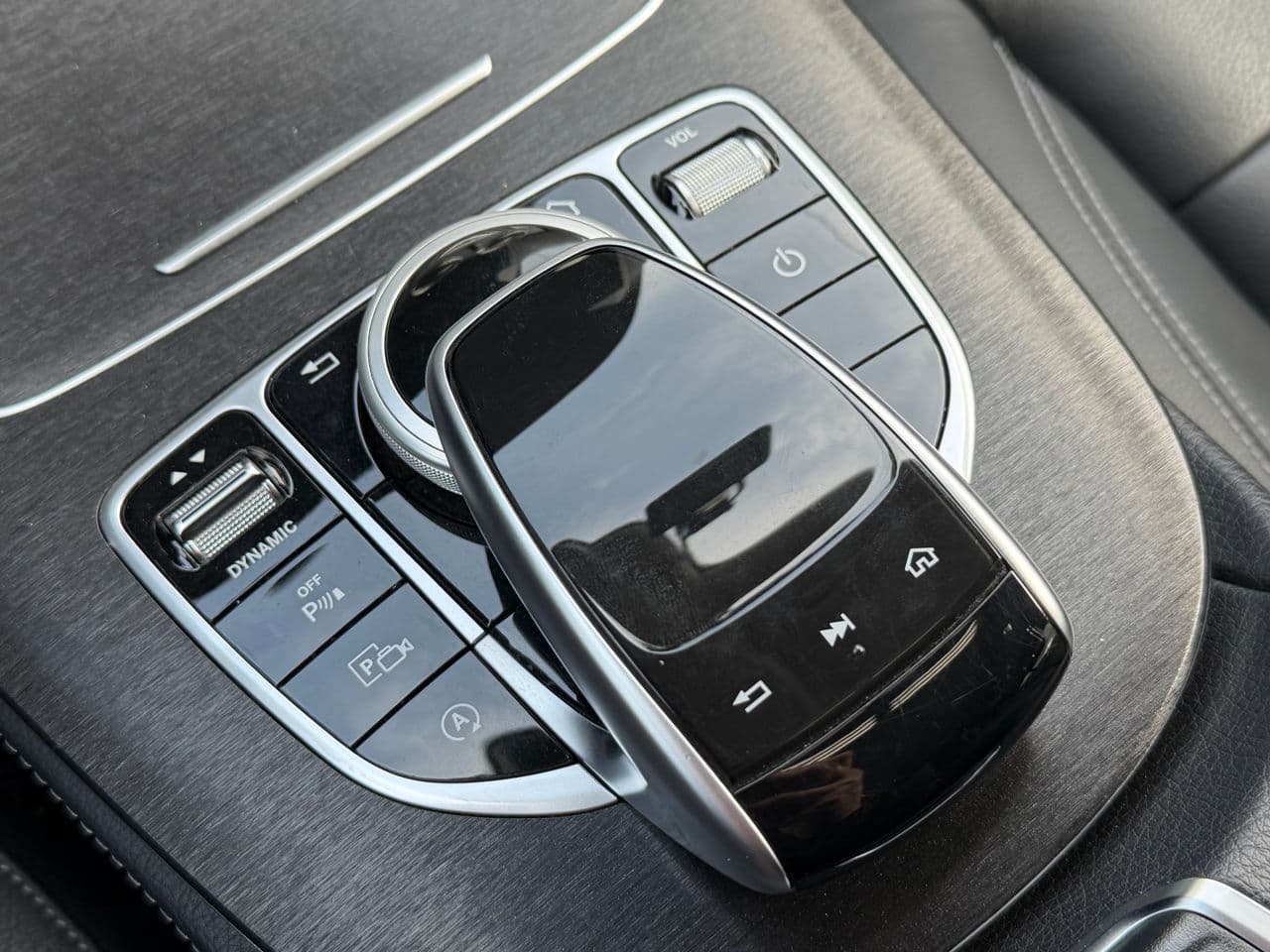 Mercedes E 220 2016 — Миниатюра 17