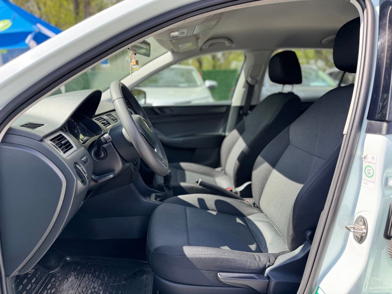 Skoda Rapid 2015 — Миниатюра 5