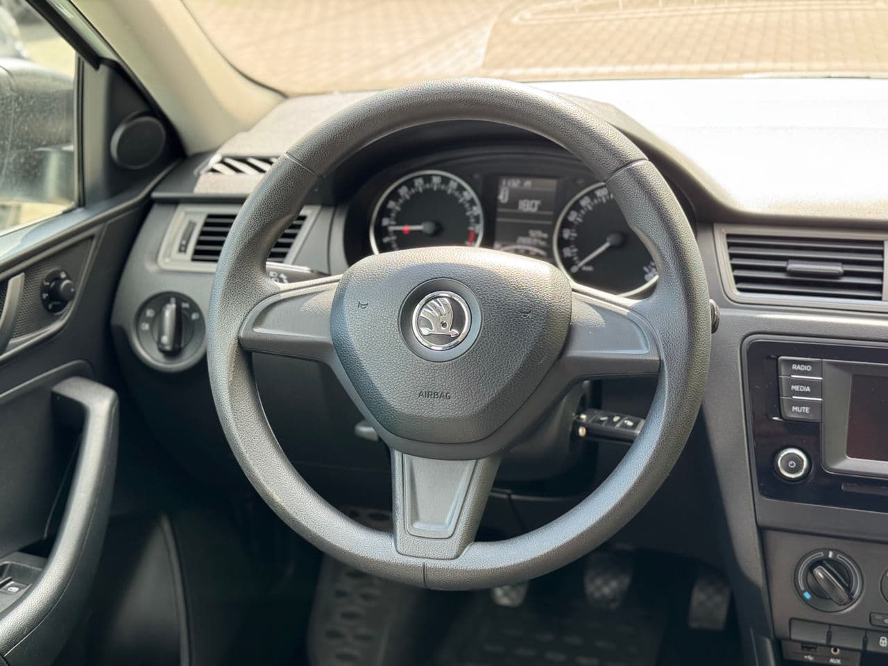Skoda Rapid 2015 — Миниатюра 9