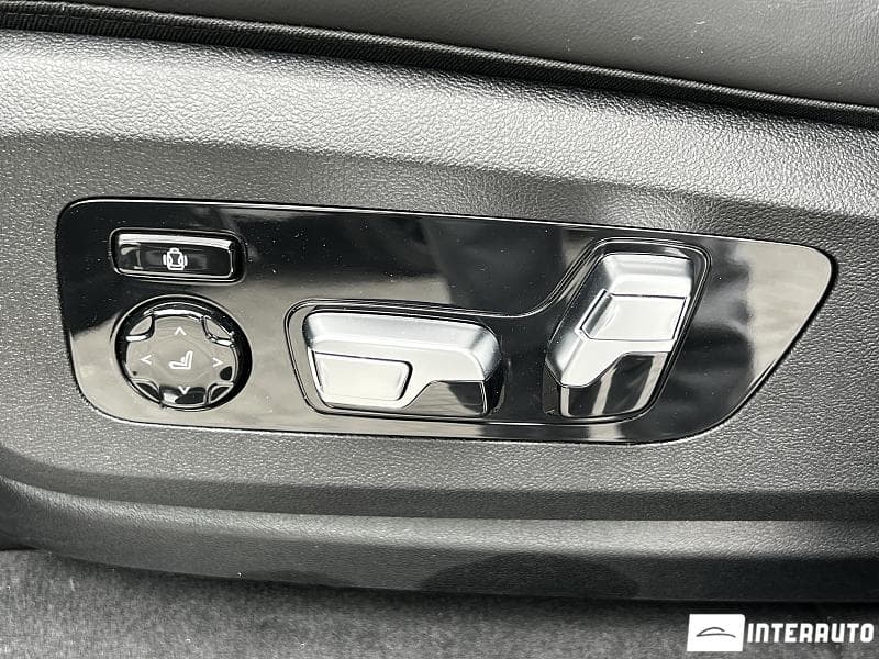 BMW X7 M6.0i 2022 — Миниатюра 24