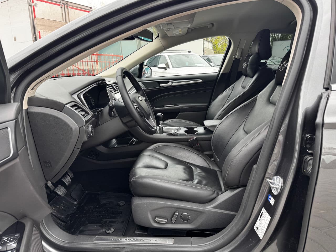 Ford Mondeo 2017 — Миниатюра 5