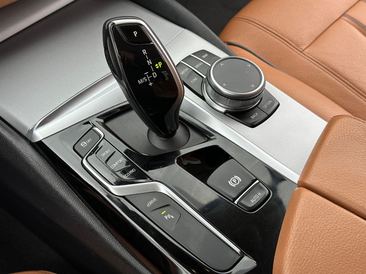 BMW 530e 2019 — Миниатюра 11