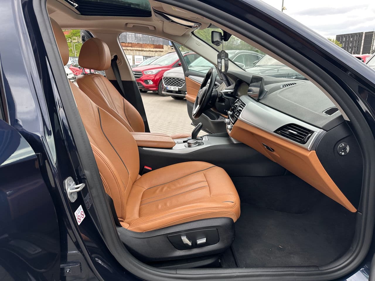 BMW 530e 2019 — Миниатюра 16