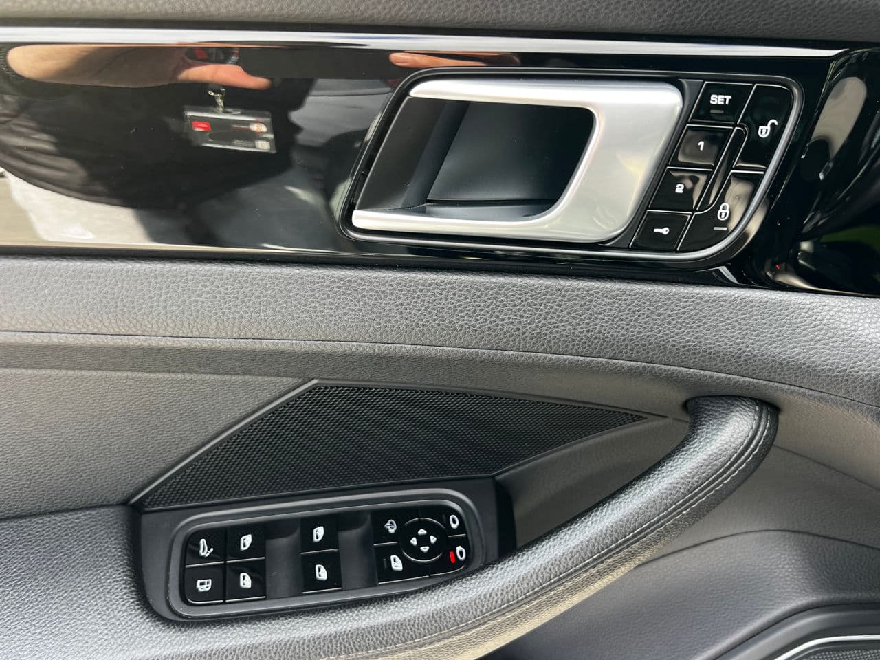 Porsche Panamera 4S 2018 — Миниатюра 16
