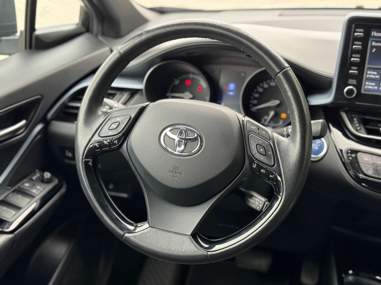 Toyota C-HR 2020 — Миниатюра 9