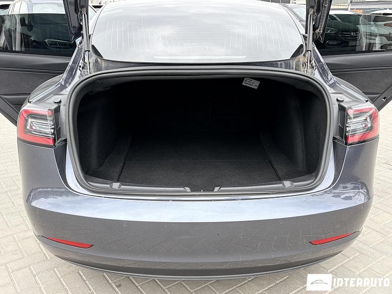 Tesla Model 3 2020 — Миниатюра 17