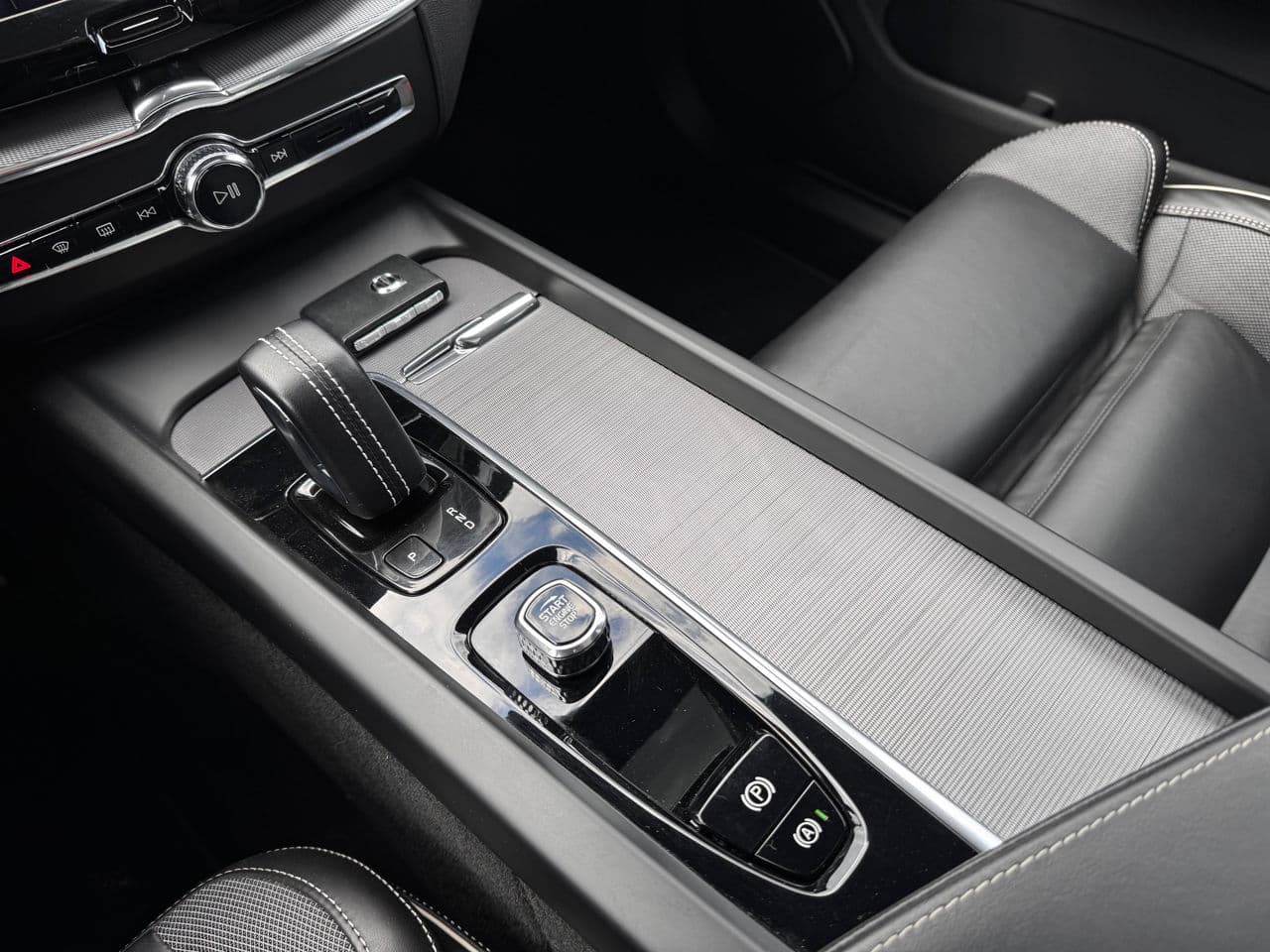 Volvo XC 60 2021 — Миниатюра 17
