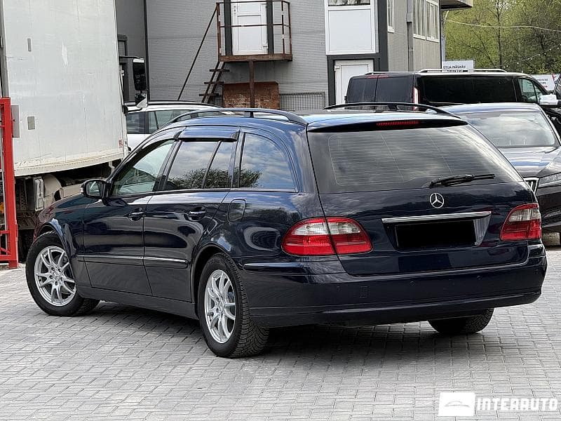 Mercedes E 220 2005 — Миниатюра 2