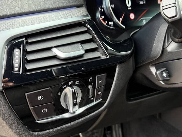 2017 BMW 530e — Miniatură 18