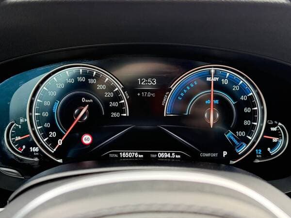 2017 BMW 530e — Miniatură 11