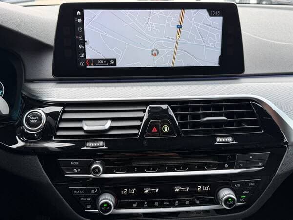 2017 BMW 530e — Miniatură 13