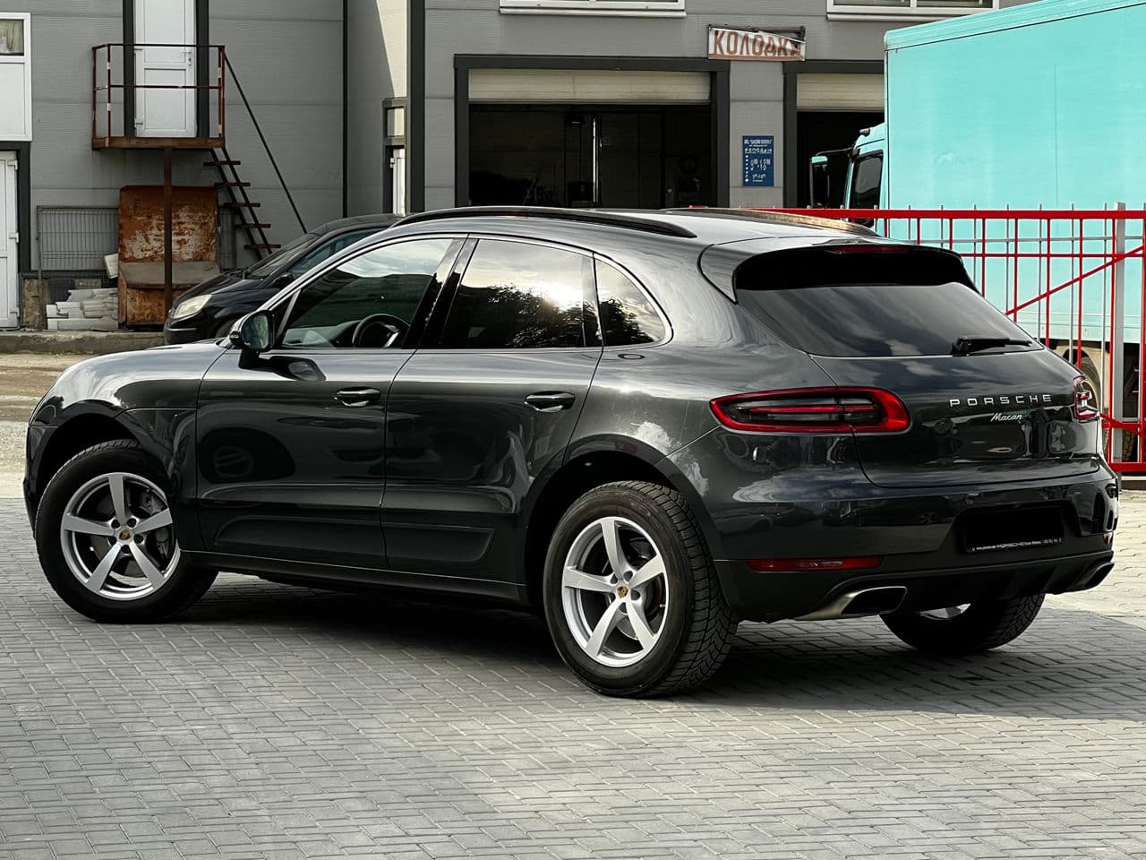 Porsche Macan 2017 — Миниатюра 2