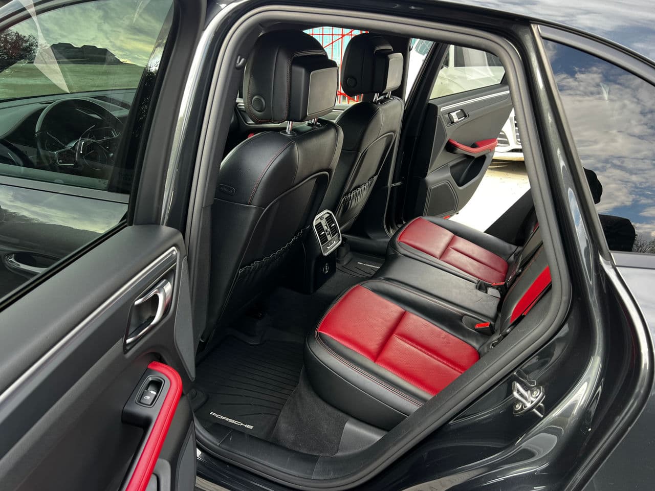 Porsche Macan 2017 — Миниатюра 6