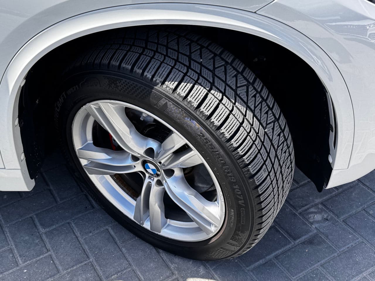 BMW X5 4.0e 2018 — Миниатюра 24