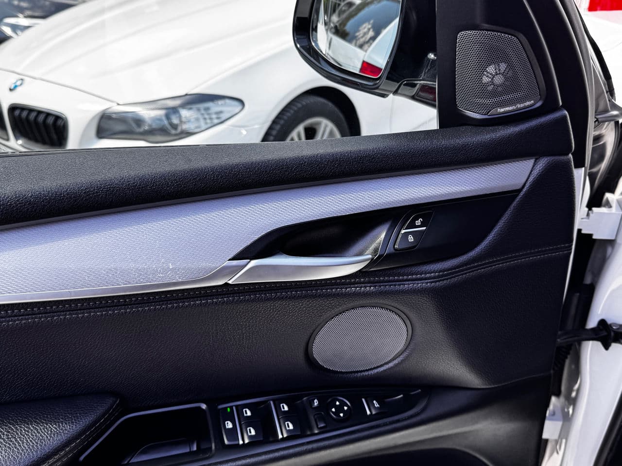 BMW X5 4.0e 2018 — Миниатюра 17