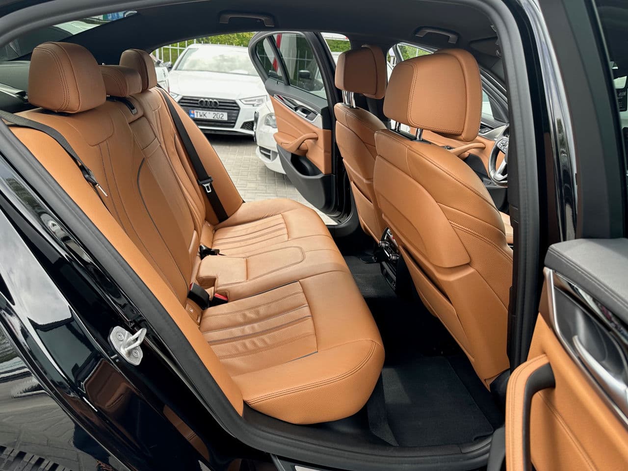 BMW 530e 2021 — Миниатюра 17