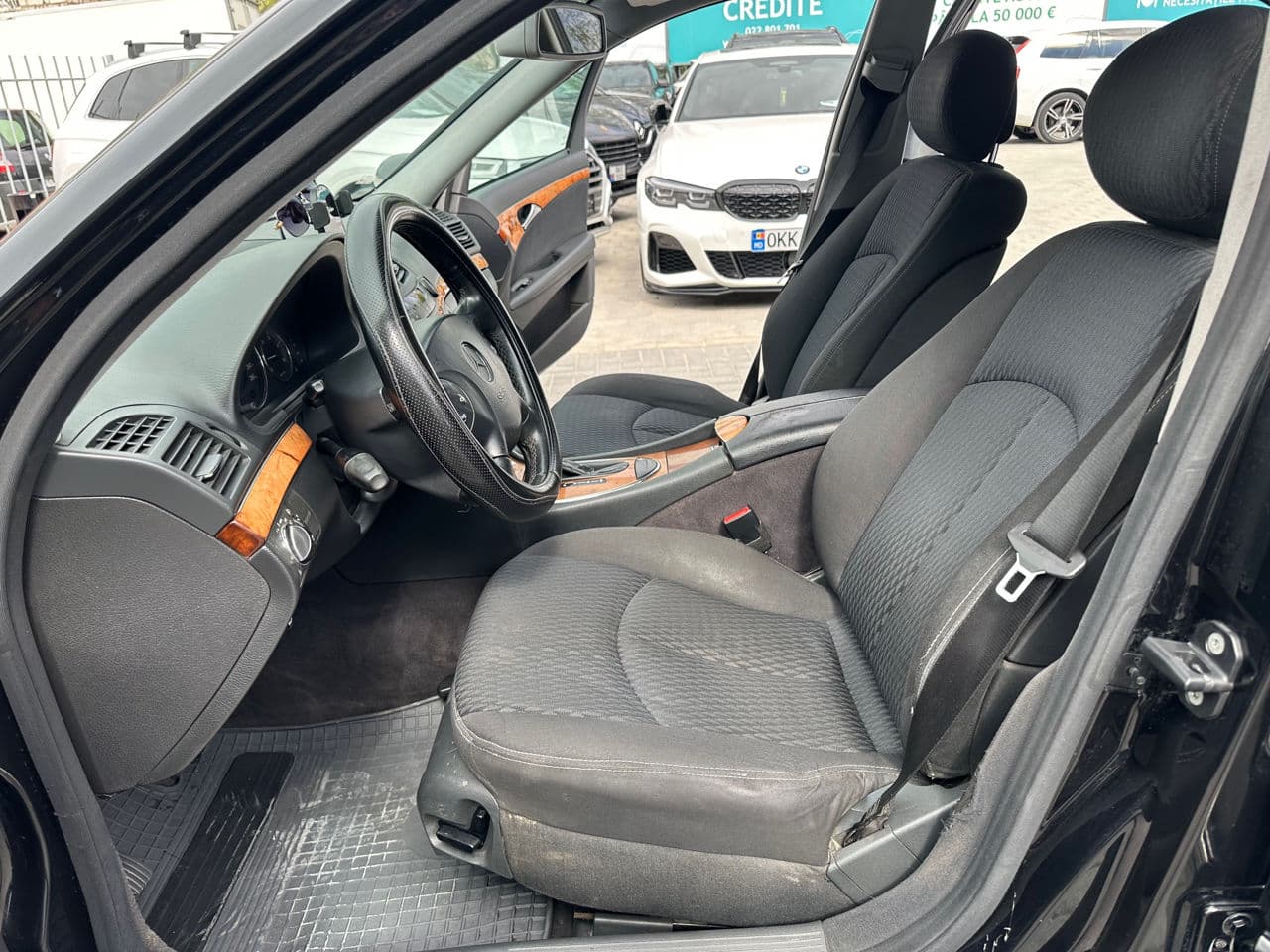 Mercedes E 220 2005 — Миниатюра 5