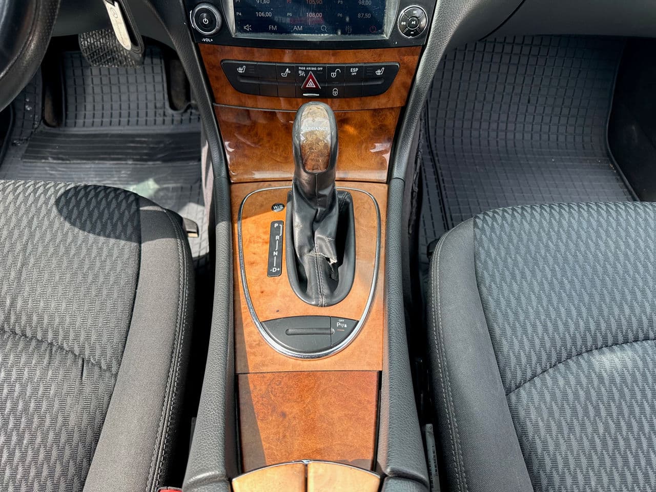 Mercedes E 220 2005 — Миниатюра 13