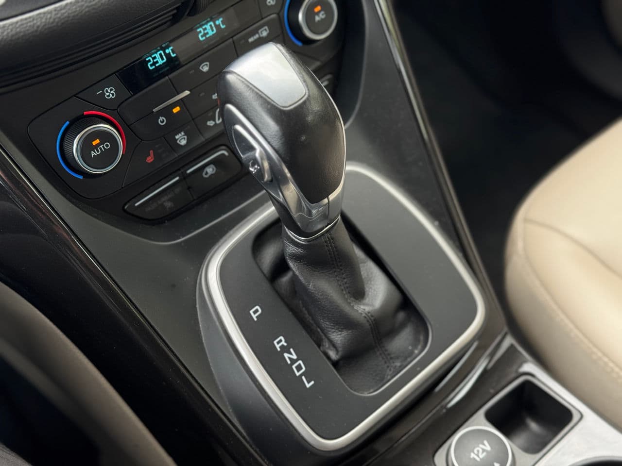 Ford C-MAX 2016 — Миниатюра 14