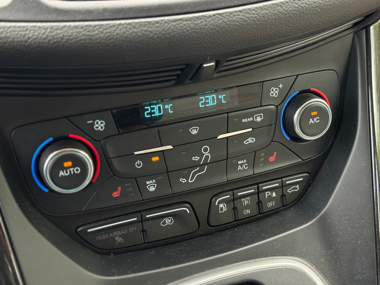 Ford C-MAX 2016 — Миниатюра 13
