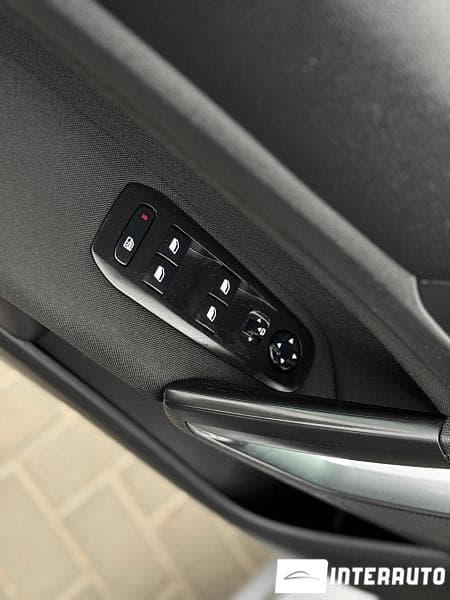 Peugeot 308 2016 — Миниатюра 17