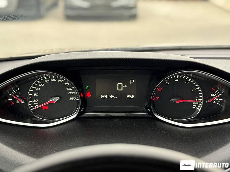 Peugeot 308 2016 — Миниатюра 8