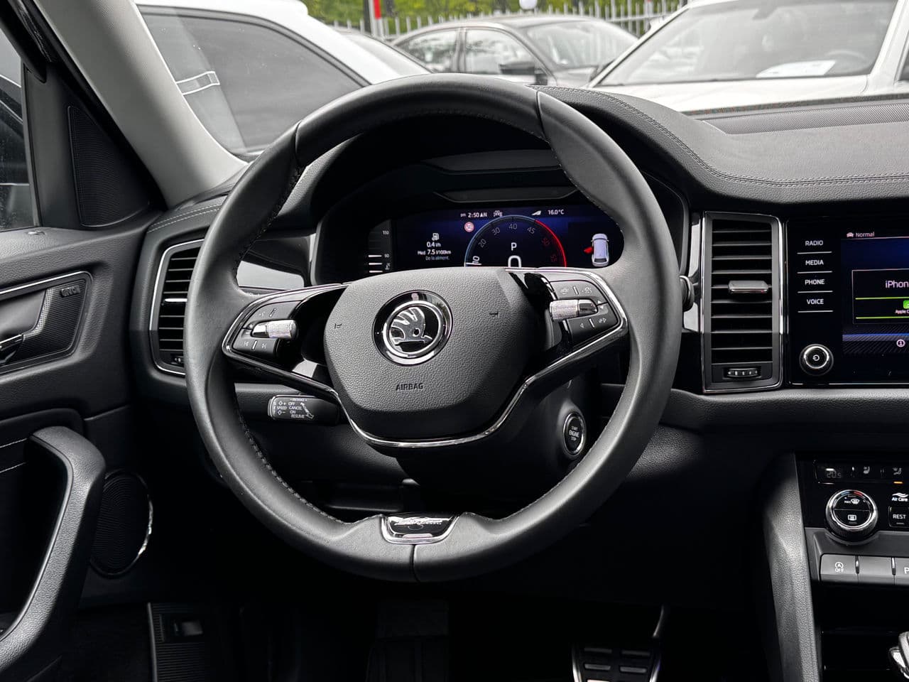 Skoda Kodiaq 2023 — Миниатюра 8