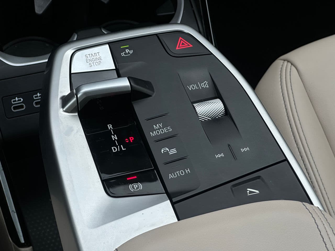 BMW X1 2.8i 2024 — Миниатюра 11