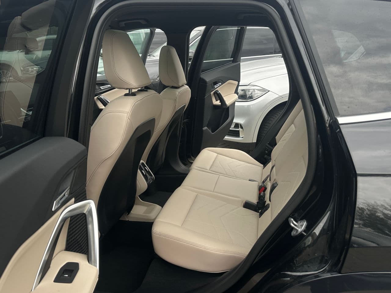 BMW X1 2.8i 2024 — Миниатюра 12