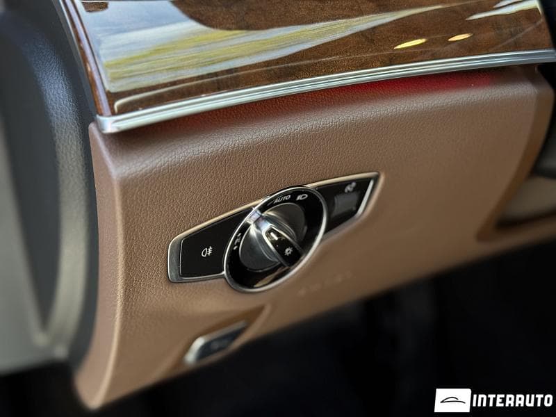 Mercedes E 300 2018 — Миниатюра 7