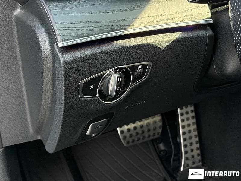 Mercedes E 300e 2022 — Миниатюра 9