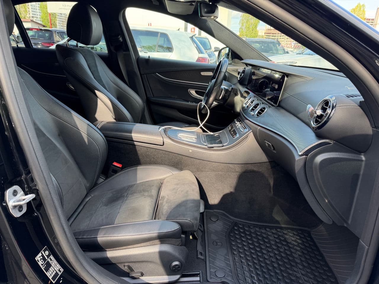 Mercedes E 300e 2022 — Миниатюра 17