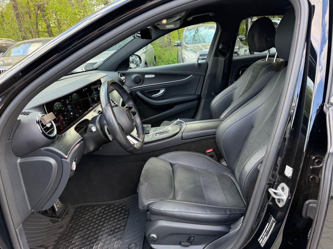 Mercedes E 300e 2022 — Миниатюра 7