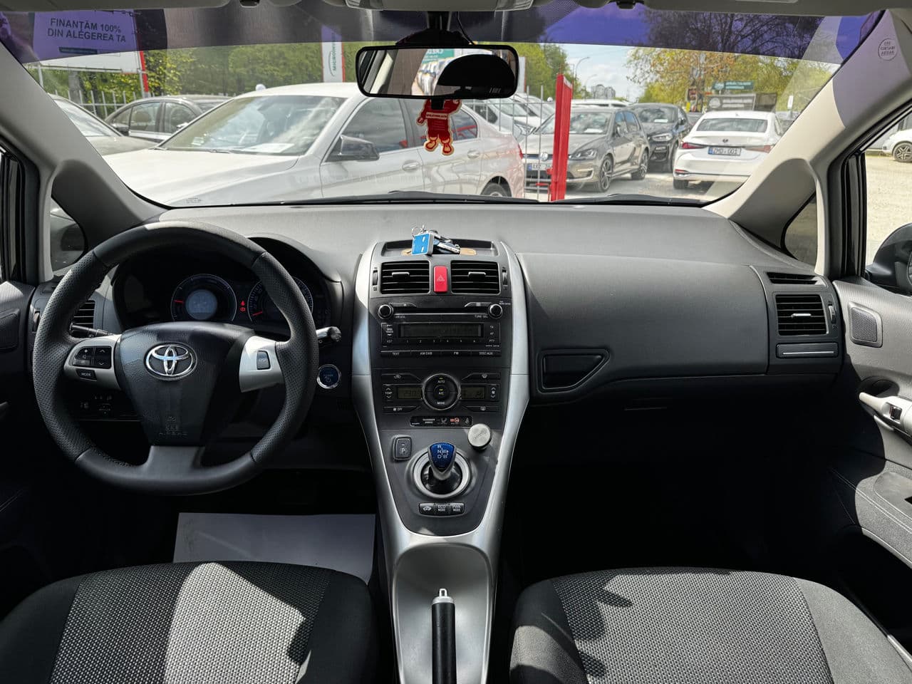 Toyota Auris 2011 — Миниатюра 7