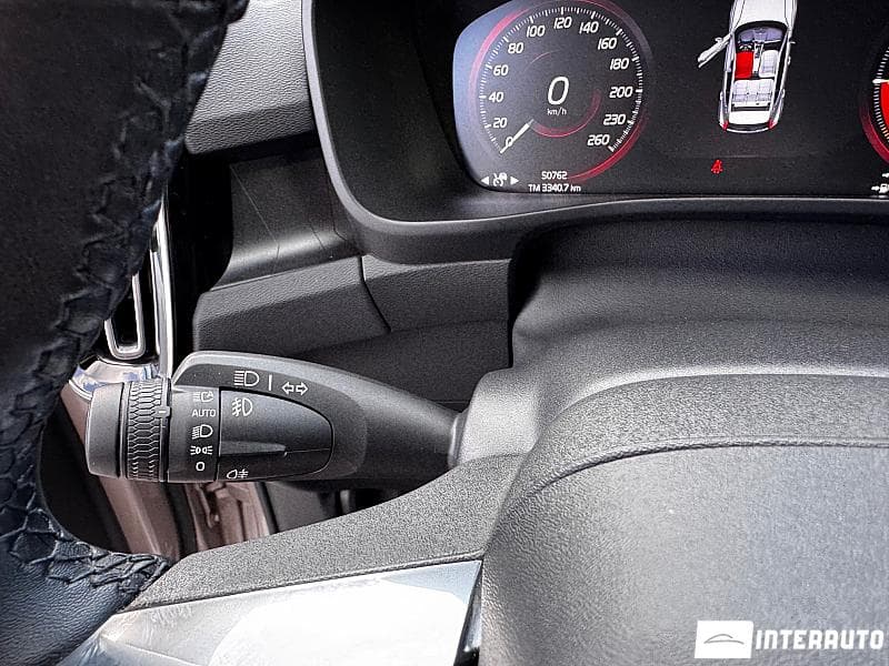 2022 Volvo XC 40 — Miniatură 17