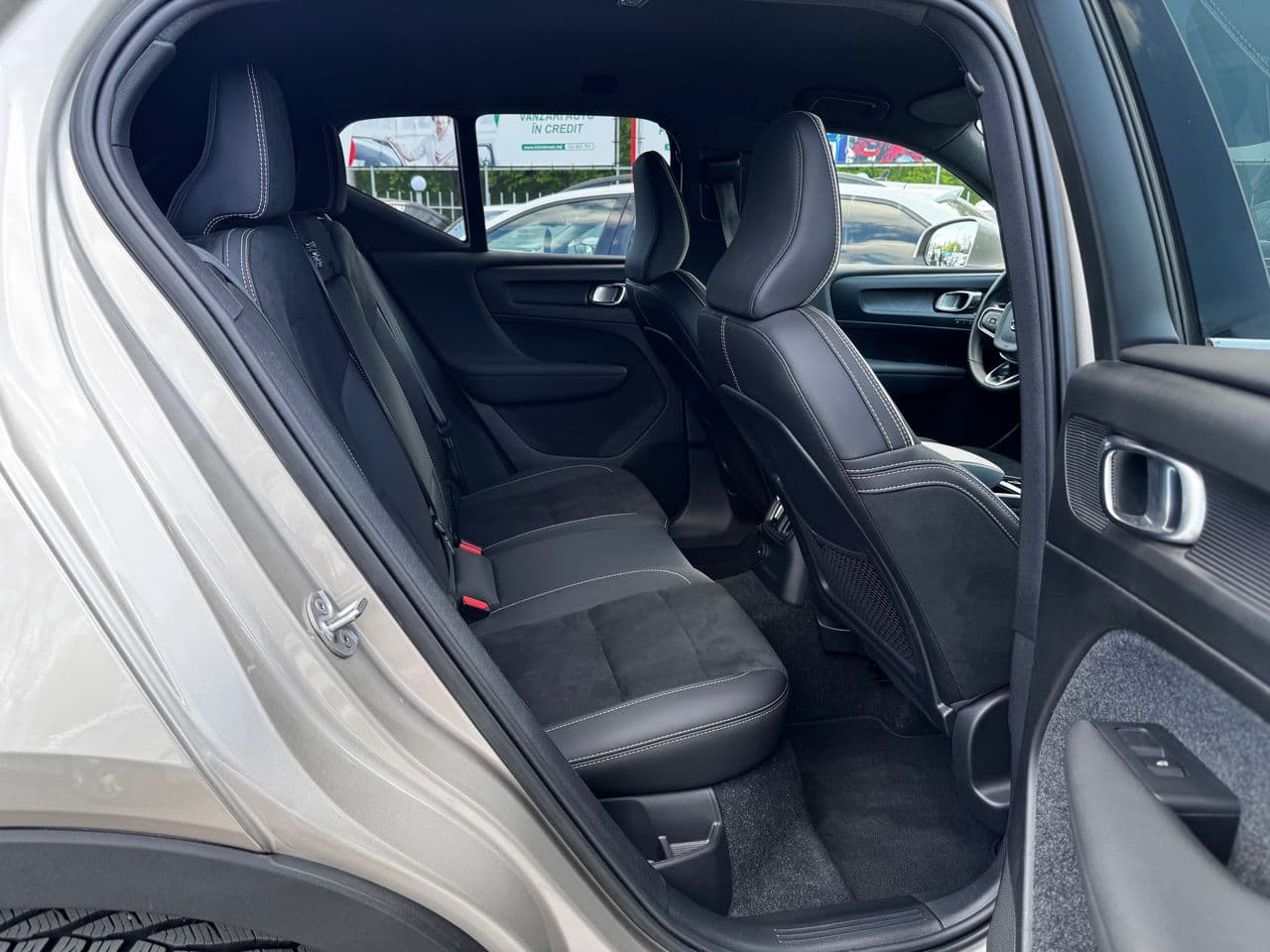 2022 Volvo XC 40 — Miniatură 13