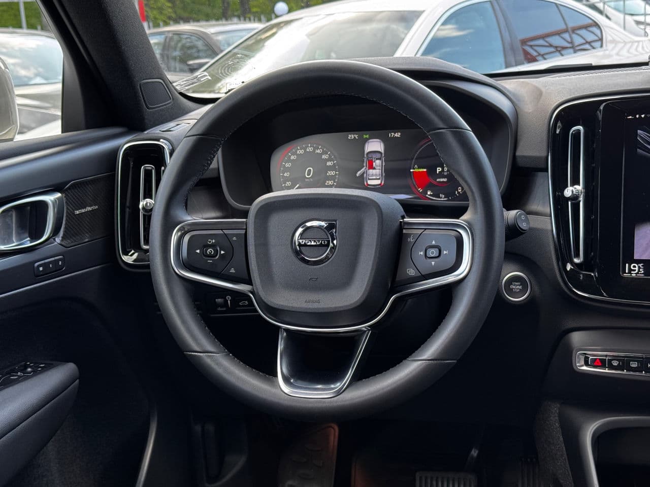 2022 Volvo XC 40 — Miniatură 8
