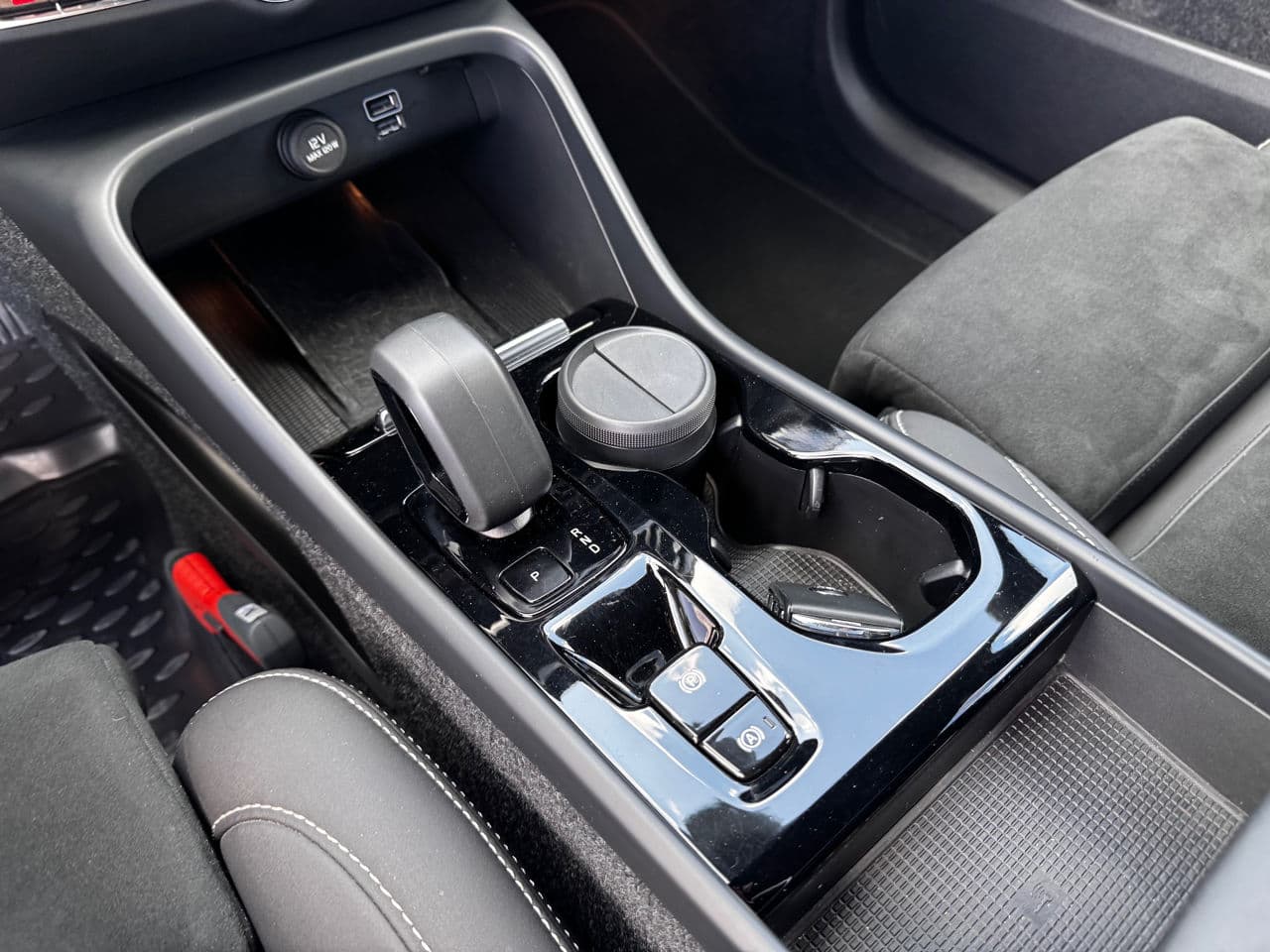 2022 Volvo XC 40 — Miniatură 12