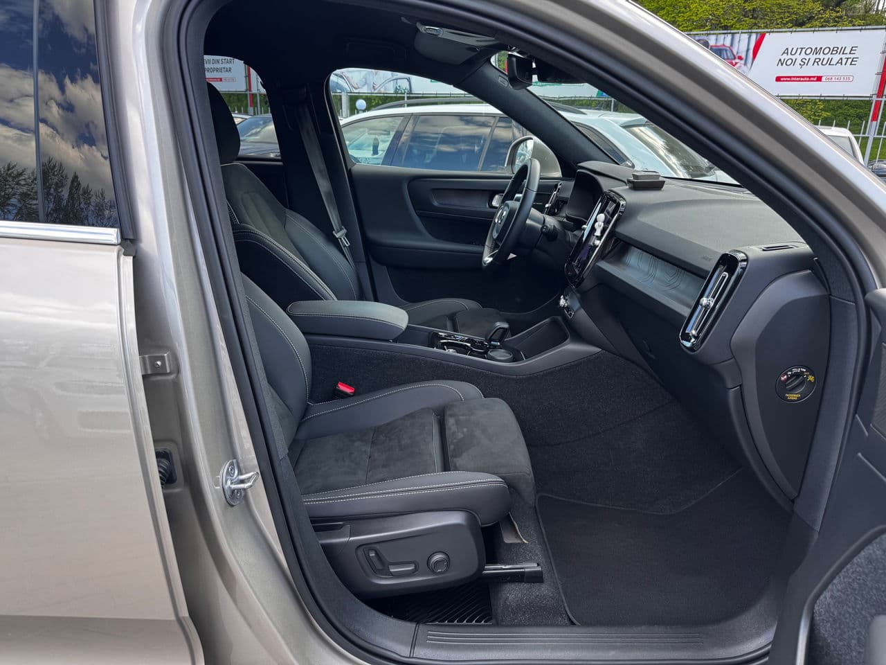 2022 Volvo XC 40 — Miniatură 14