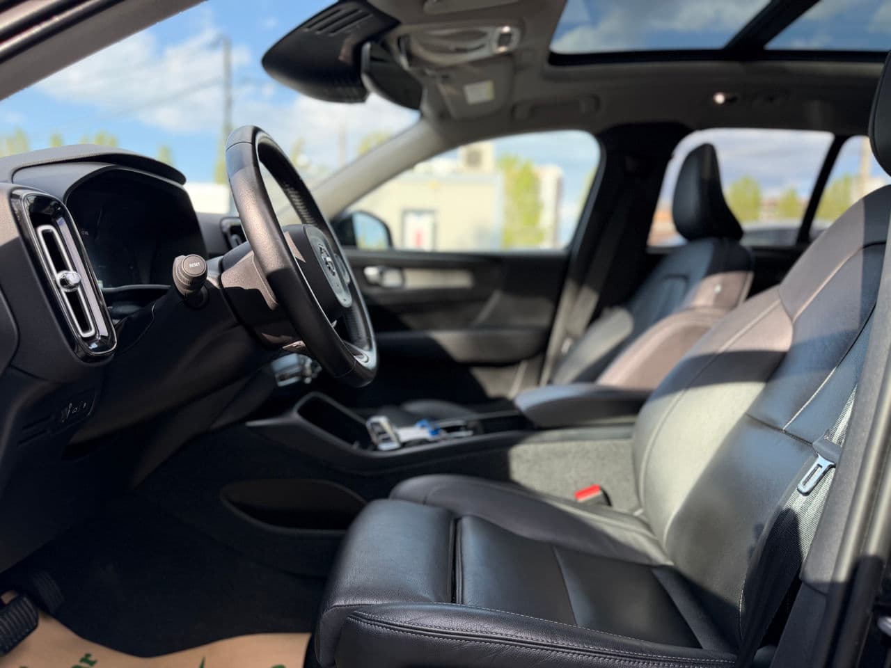 Volvo XC 40 2021 — Миниатюра 9