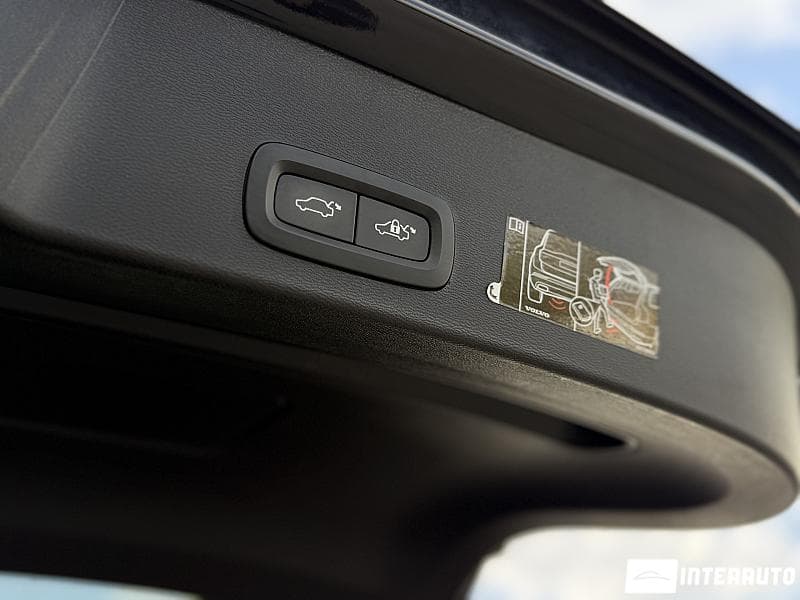 Volvo XC 40 2021 — Миниатюра 6