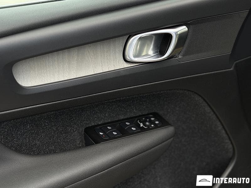 Volvo XC 40 2021 — Миниатюра 8